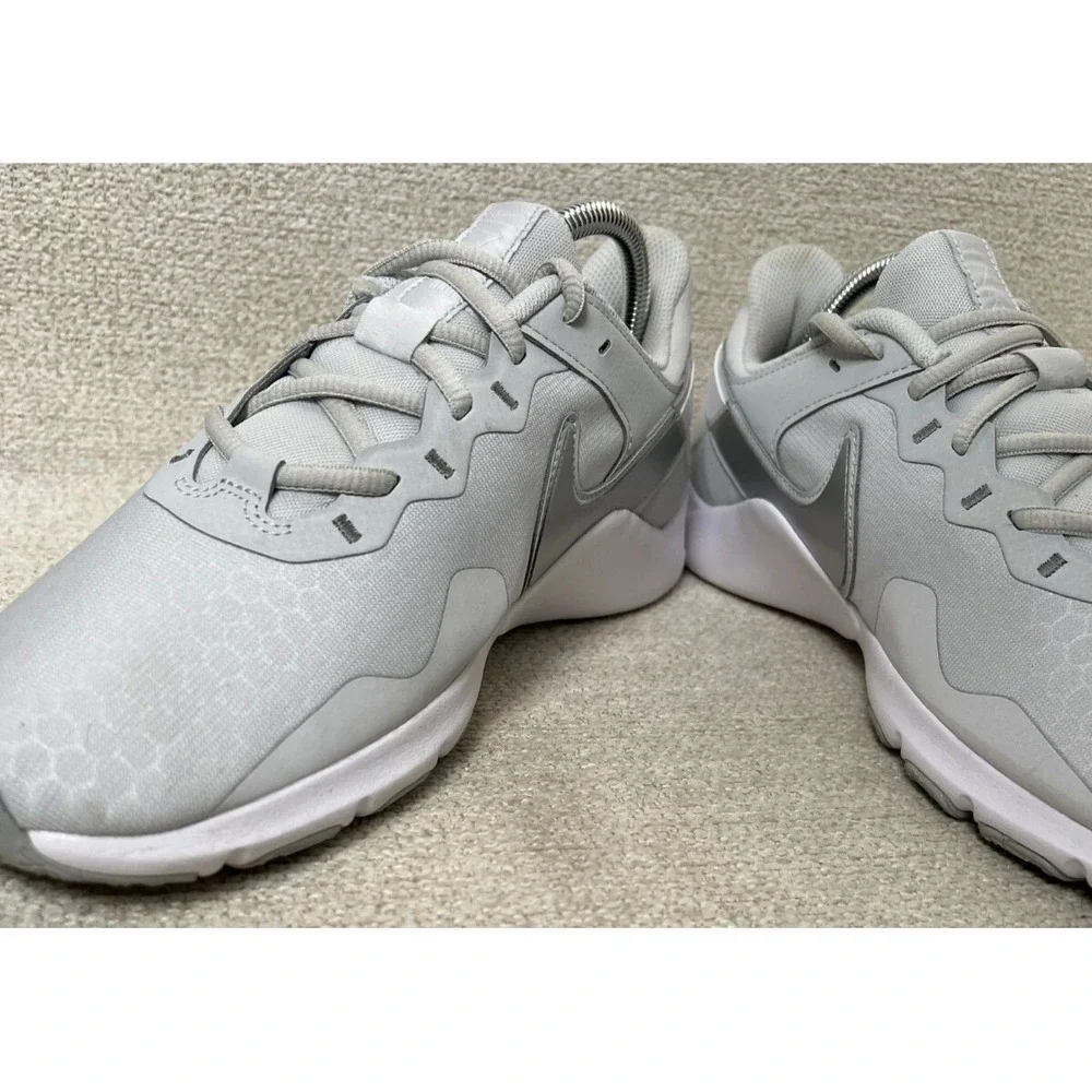 Nike Shoes Women 10 Legend Essentials Running White Sneakers Lightweight Trainer